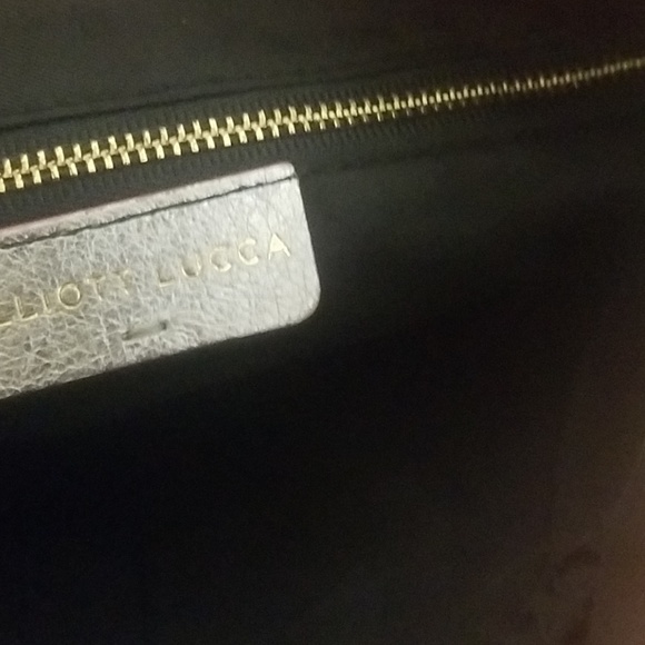 Elliott Lucca small leather mettalcrossbody bag. - Picture 4 of 4